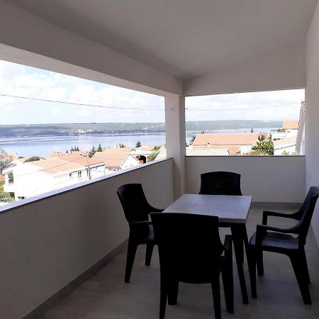 Apartmani Grumf Gornji Karin Exteriör bild