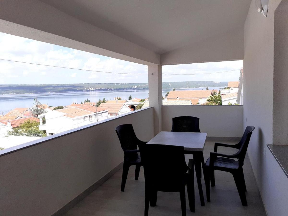 Apartmani Grumf Gornji Karin Exteriör bild